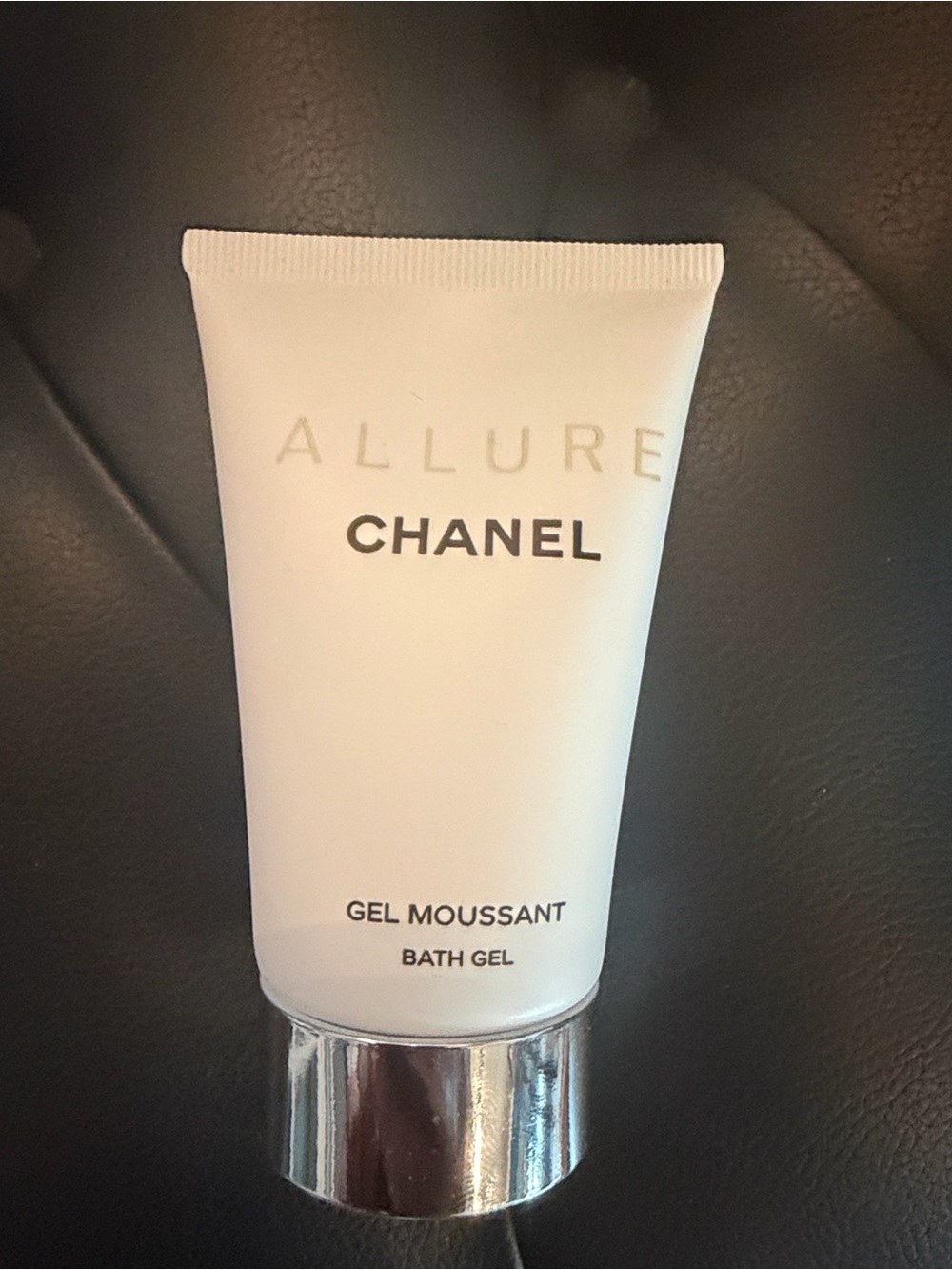 Assortment of scents, CHANEL Allure Bath Gel, Chanel lipgloss, Jack Black set - Picture 6 of 10